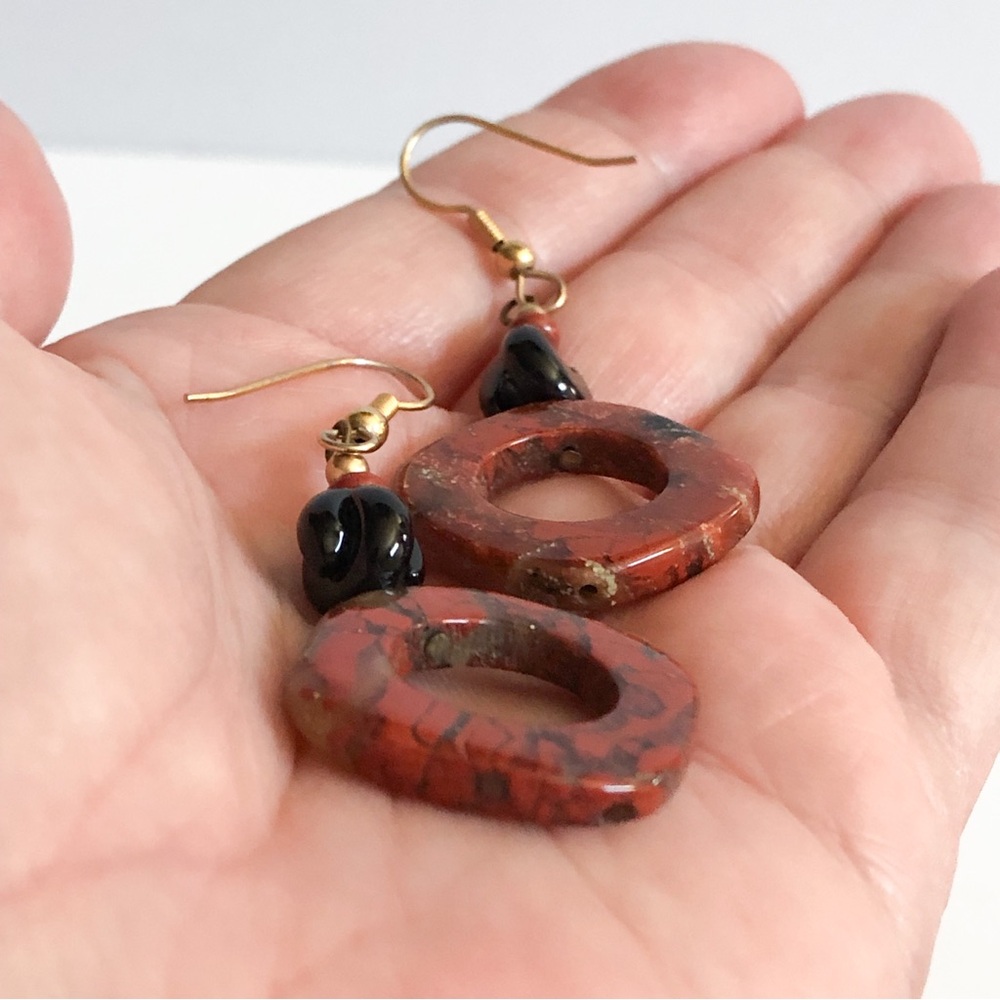 Vintage polished stone jasper? dangle earrings w/ black stone accents - Picture 4 of 10